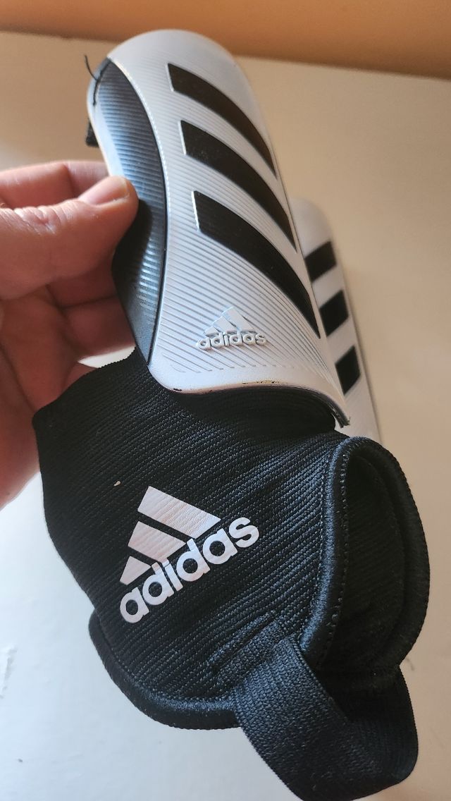 Espinilleras adidas
