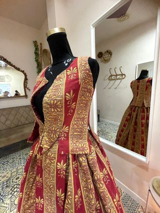 Traje Huertana Incluye 2 Corpiños T 34 y T 38