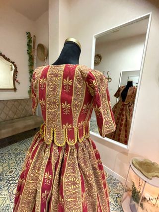 Traje Huertana Incluye 2 Corpiños T 34 y T 38