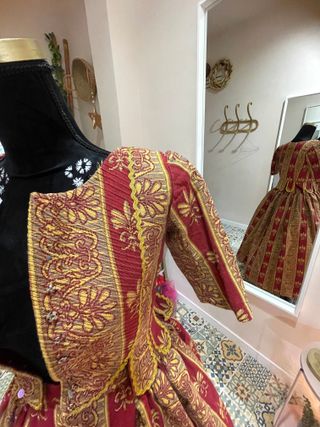 Traje Huertana Incluye 2 Corpiños T 34 y T 38