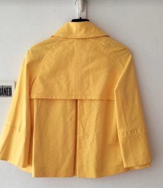 Gabardina corta Zara