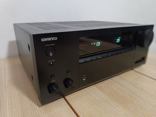 Sintoamplificador ONKYO HT-R695