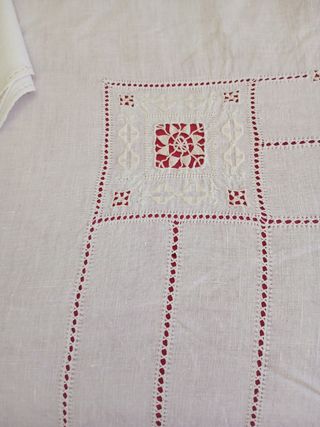 Manteleria bordada