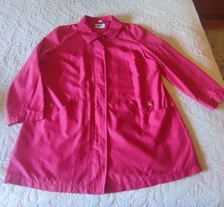 Gabardina roja. Talla grande 54