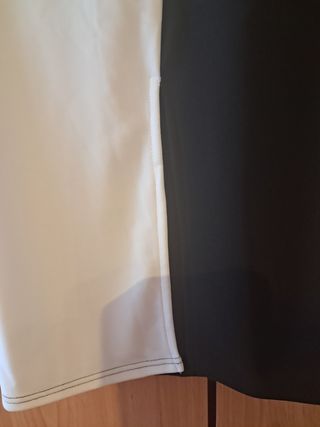 Falda negra y blanca 