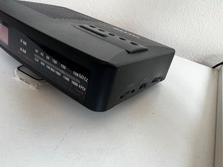 Radio despertador sanyo modelo rm5080