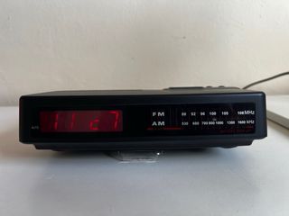 Radio despertador sanyo modelo rm5080