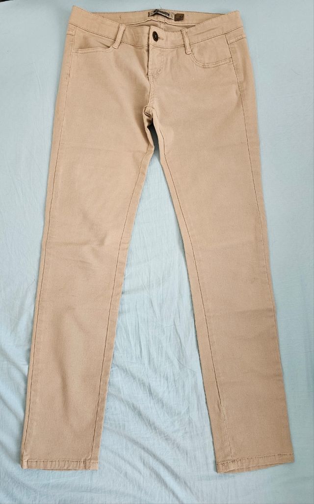 Pantaloni STRADIVARIUS