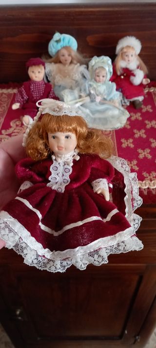 N.5 vecchie bamboline in porcellana 16cm