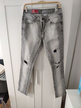 Pantalón hombre vaquero gris Zara