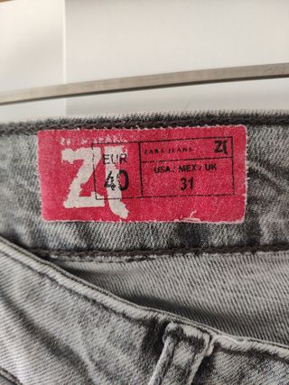 Pantalón hombre vaquero gris Zara