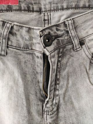 Pantalón hombre vaquero gris Zara