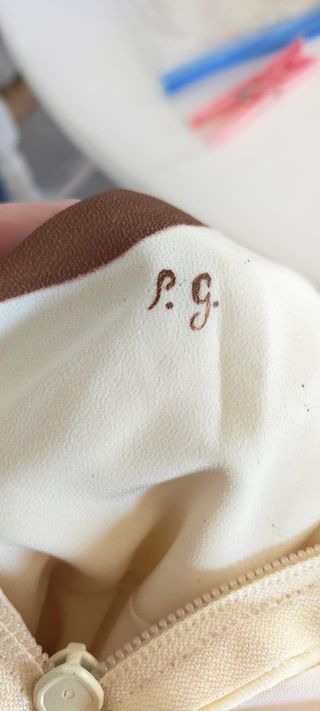 Traje de gitana color crema con lunares pintados