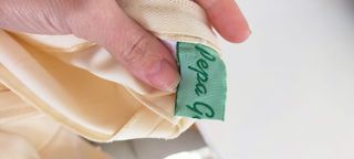 Traje de gitana color crema con lunares pintados