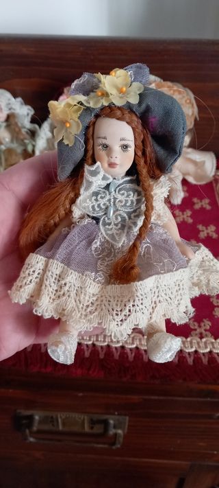 N.5 vecchie bamboline in porcellana 16cm