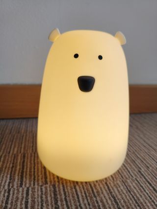 Luz nocturna. Oso, para niños.