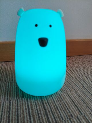 Luz nocturna. Oso, para niños.