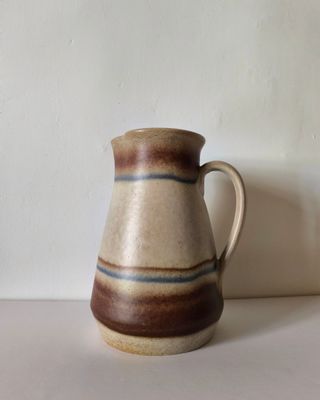 Jarra de gres y vasos a juego