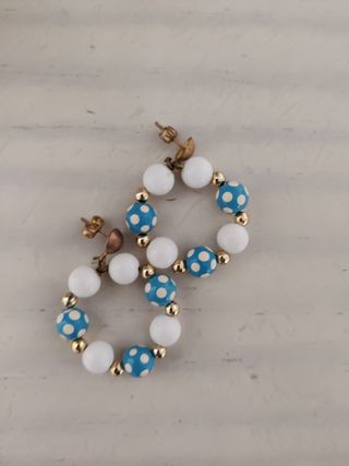 Pendientes de perlas blanco y turquesa