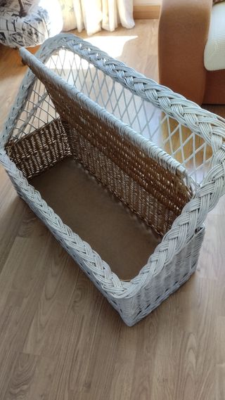 Arcón asiento de mimbre