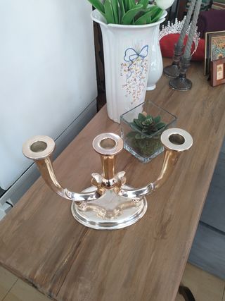 Candelabros portavelas latón