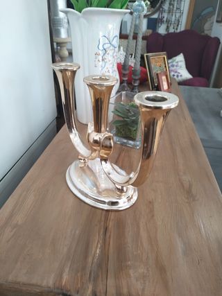 Candelabros portavelas latón