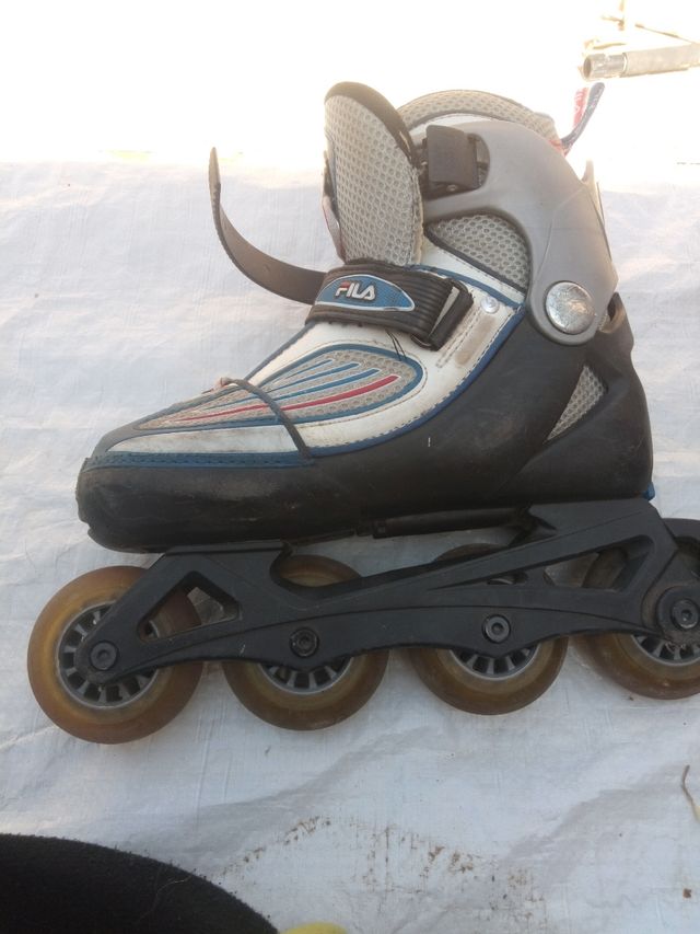 Dos pares de patines fila