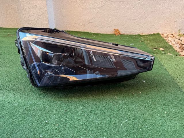 Faro Derecho Skoda Scala
