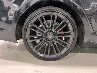 Audi A4 A4 Avant Black-Line 40 TDI 140kw Quattro