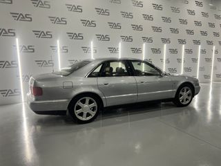 Audi A8 4.2 QUATTRO TIPTRONIC V8 340cv – SÓLO 49.000km
