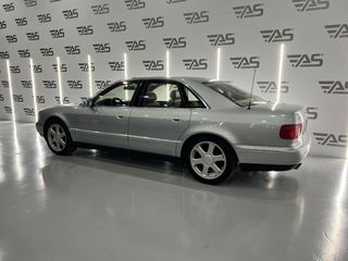 Audi A8 4.2 QUATTRO TIPTRONIC V8 340cv – SÓLO 49.000km