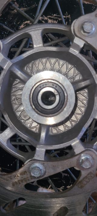 llanta delantera derbi