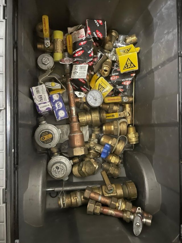 Piezas y material glp