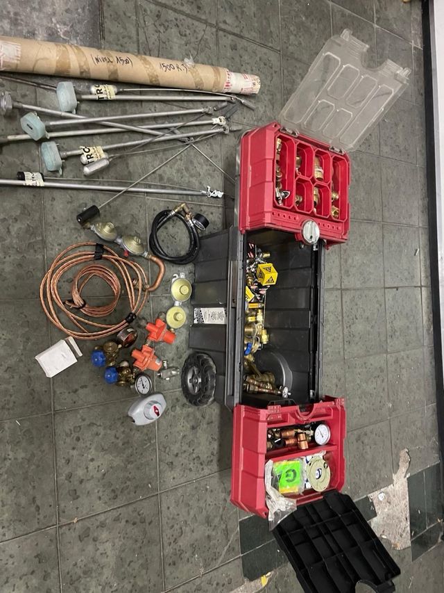 Piezas y material glp