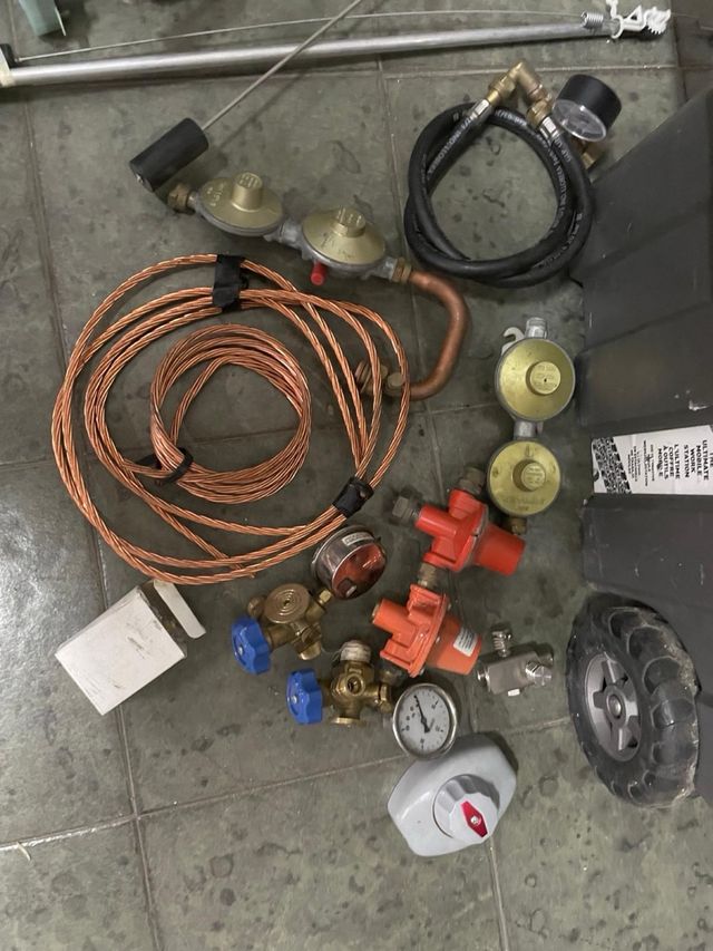 Piezas y material glp