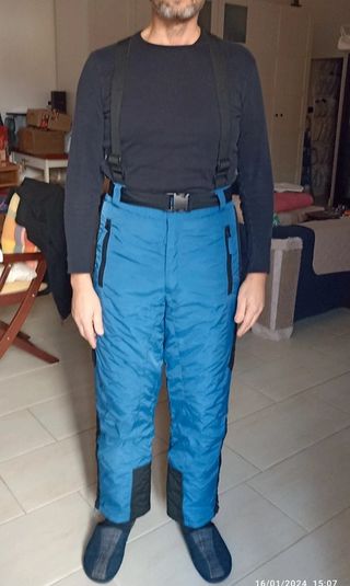 Salopetta uomo taglia M blu con inserti neri.