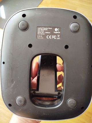 Soporte para iPad con altavoces