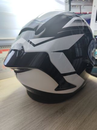 Casco scorpion exo r1 negro y blanco talla xS