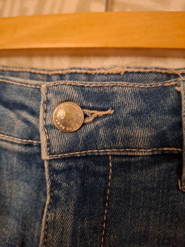 Pantalones vaqueros cortos.