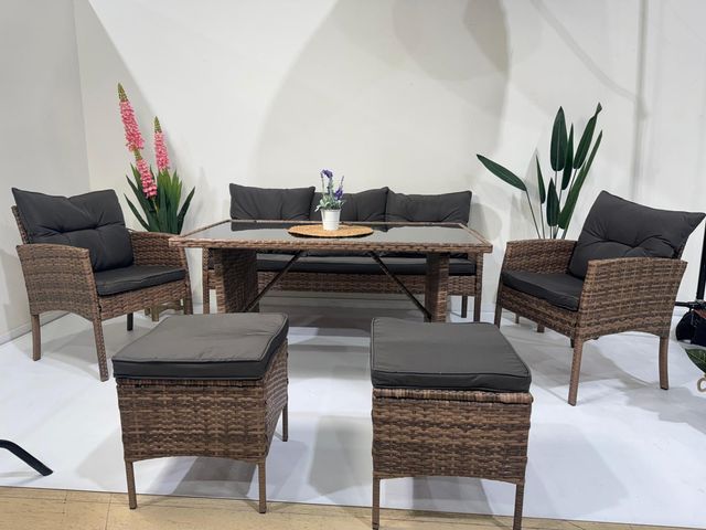 CONJUNTO DE TERRAZA O JARDIN