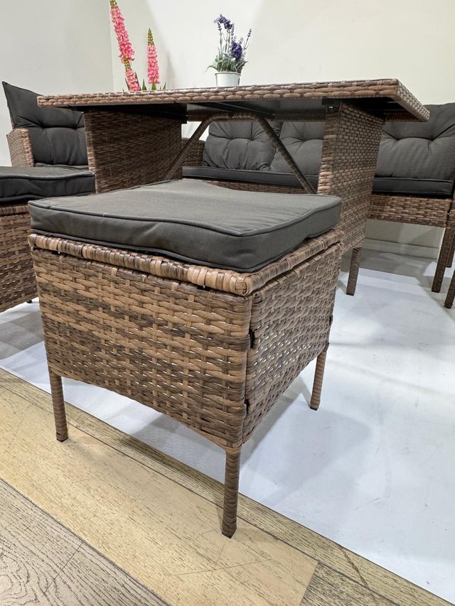 CONJUNTO DE TERRAZA O JARDIN