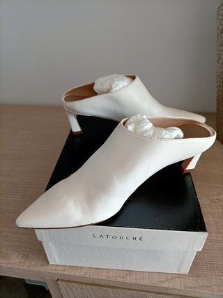 Zuecos de piel marca STUART WEITZMAN