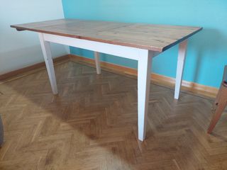 Mesa de salon.