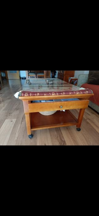 Mesita de centro de madera