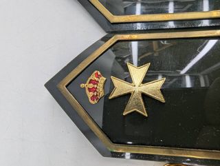 SET DE INSIGNIAS Y ACCESORIOS MILITARES 