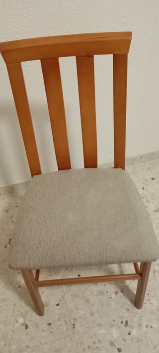 SEIS SILLAS DE COMEDOR 