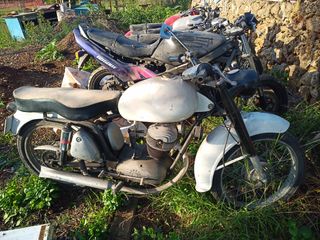 Lote de motos clásicas .