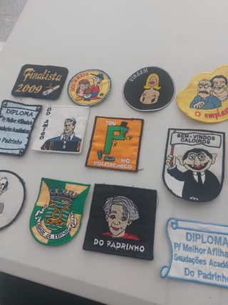 18 emblemas universidade