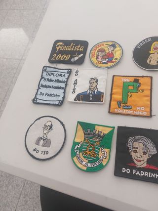 18 emblemas universidade