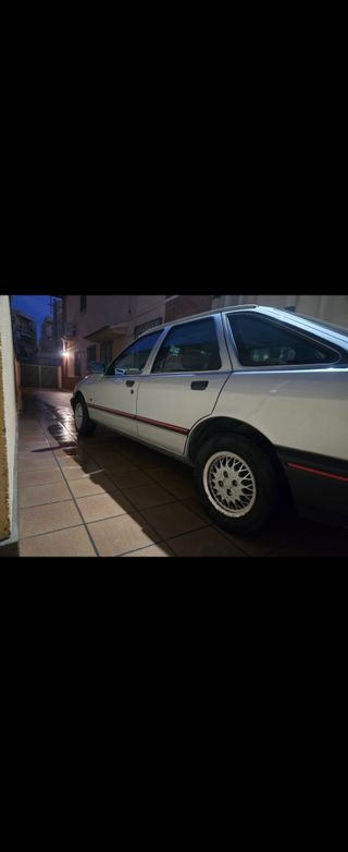 Ford sierra 2.0 vehículo histórico en documentació